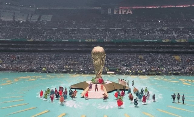 世界杯开幕，夏奇拉点燃全场！揭幕战墨西哥2-0南非，全场3张红牌创纪录！门票酒店大涨价，中国义乌订单激增，券商关注A股啤酒等板块